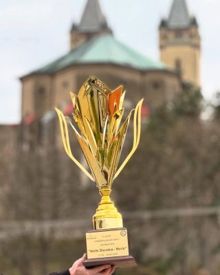 Prvý 🏆 z najkrajšej novej kolekcie 2025 z najkrajšieho nového miesta @poharebest spod Baziliky minor sv. Benedikta ⛪️